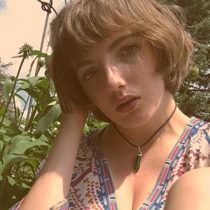 Meet your Posher, Caitlin